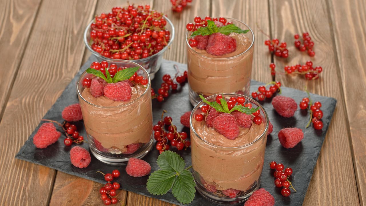 54 Individual Desserts in a Cup You can Make from Home