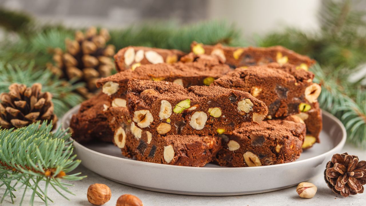 20 Tasty And Traditional Italian Christmas Desserts 
